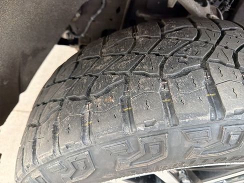 Used 2022 GMC Sierra 1500 AT4 w/ AT4 Premium Package image 30