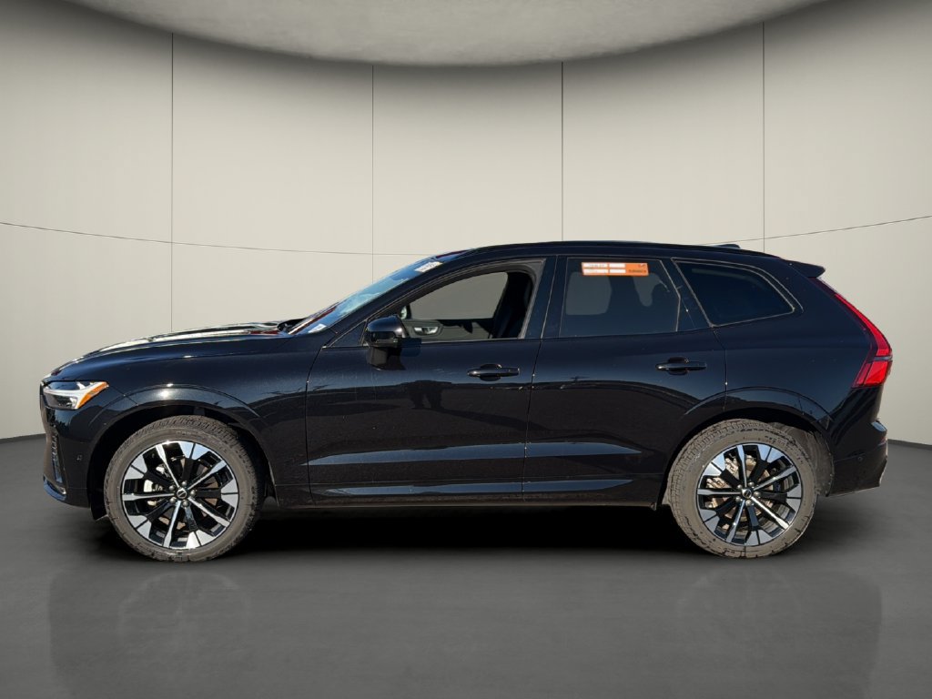 Used 2026 Volvo XC60 B5 Plus AWD/4WD image 4