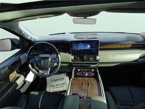 Used 2022 Lincoln Navigator L Black Label image 10