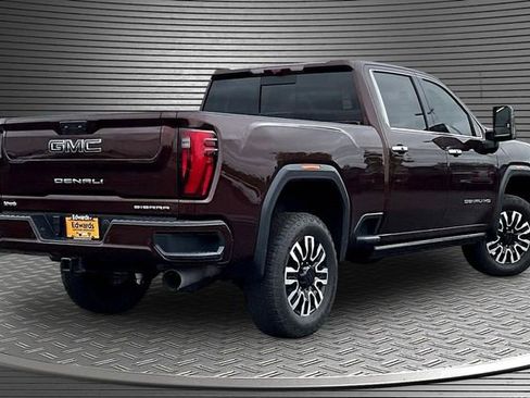 Used 2024 GMC Sierra 2500 Denali Ultimate AWD/4WD image 6