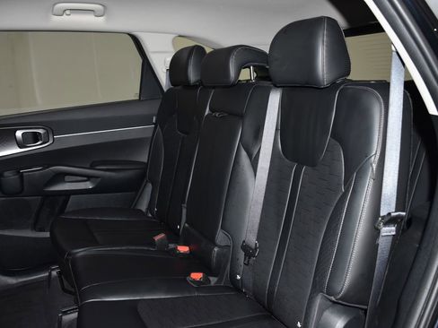 Used 2025 Kia Sorento S FWD image 28