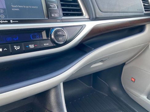 Used 2015 Toyota Highlander Limited image 82