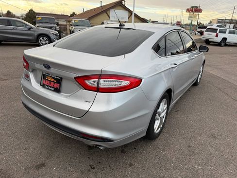 Used 2015 Ford Fusion SE image 8