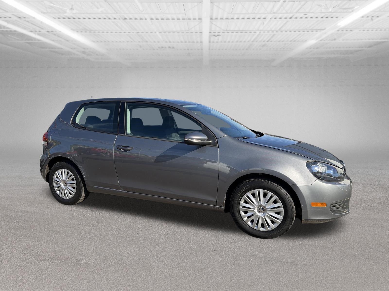 Used 2012 Volkswagen Golf 2-Door FWD image 6
