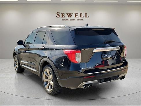 Used 2020 Ford Explorer Platinum w/ Premium Technology Package image 3