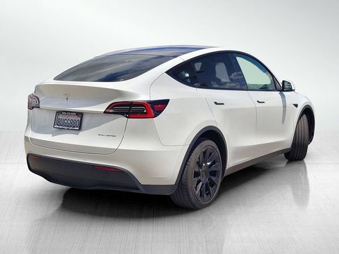 Used 2021 Tesla Model Y Long Range AWD/4WD image 4