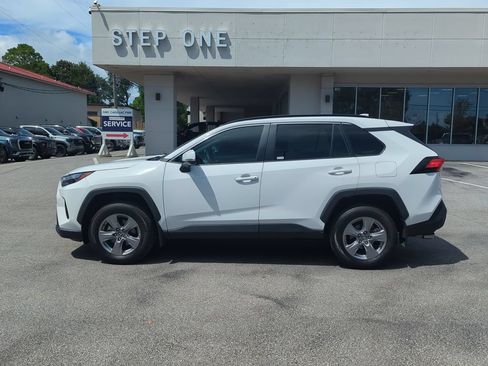 Used 2024 Toyota RAV4 XLE w/ Convenience Package FWD image 3