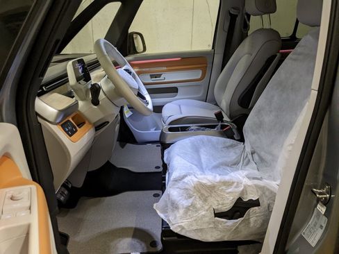 New 2025 Volkswagen ID. Buzz 1st Edition image 11