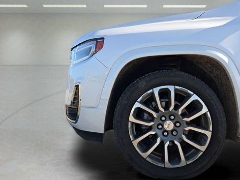 Used 2022 GMC Acadia Denali w/ Denali Technology Package image 14