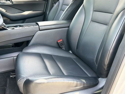 Used 2024 Nissan Rogue SV w/ SV Premium Package image 37