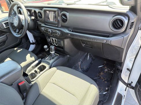 Used 2023 Jeep Wrangler Unlimited w/ Convenience Group AWD/4WD image 13
