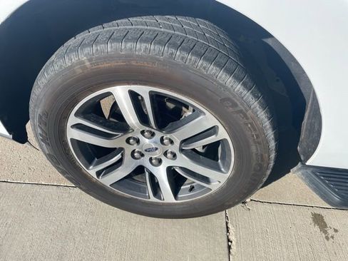 Used 2024 Ford Expedition Max Limited image 11