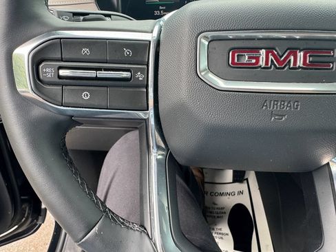 Used 2026 GMC Acadia Elevation w/ Elevation Premium Package AWD/4WD image 22