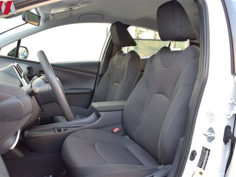 Used 2021 Toyota Prius LE FWD image 11