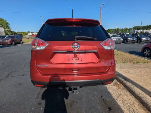 Used 2015 Nissan Rogue SV w/ SV Premium Package FWD image 11