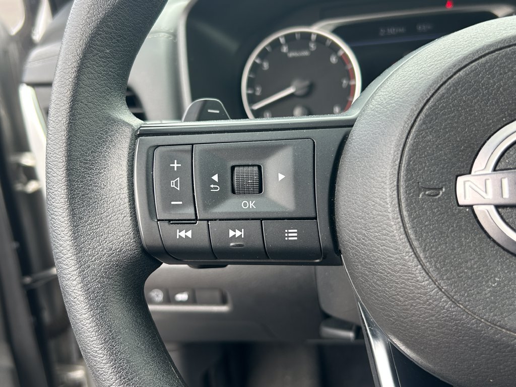 Used 2024 Nissan Rogue SV FWD image 19