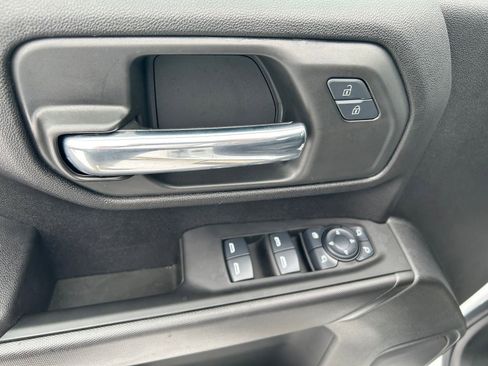 Used 2025 Chevrolet Silverado 2500 Custom w/ Custom Value Package image 9