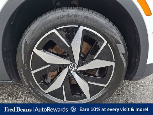 Certified 2025 Volkswagen ID.4 Pro S AWD/4WD image 11