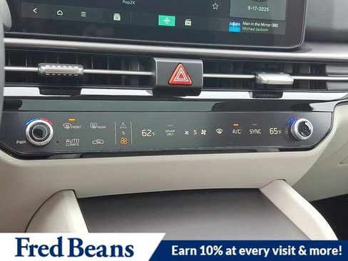 New 2026 Kia Sportage EX w/ EX Panoramic Sunroof Package image 12