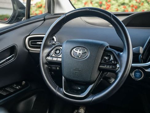 Used 2020 Toyota Prius Prime XLE FWD image 12