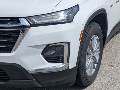Used 2022 Chevrolet Traverse LT FWD image 9