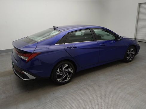 Used 2025 Hyundai Elantra SEL FWD image 11