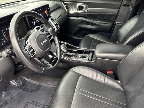 Used 2022 Kia Sorento SX image 10