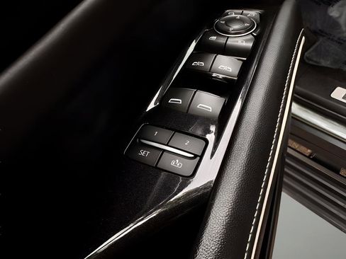 Used 2024 Cadillac Escalade V AWD/4WD image 18