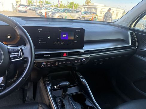 Used 2024 Kia Sorento S FWD image 17