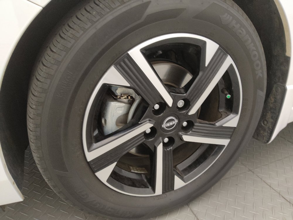 Used 2025 Nissan Sentra SV w/ All-Weather Package FWD image 31
