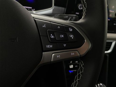 New 2025 Volkswagen Taos SE image 15