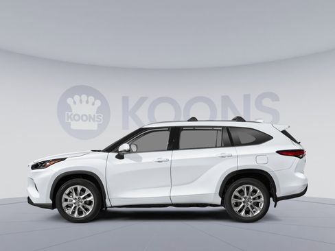 New 2026 Toyota Highlander Limited image 4