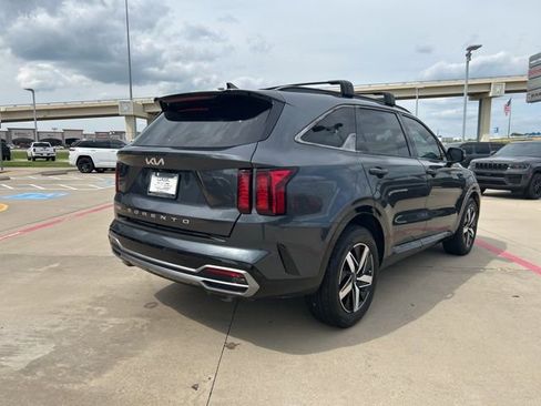 Used 2022 Kia Sorento EX w/ Panoramic Sunroof Package FWD image 14