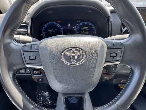 Used 2025 Toyota Camry XLE w/ Premium Package FWD image 21