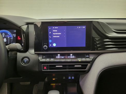 Used 2025 Toyota Camry LE image 30