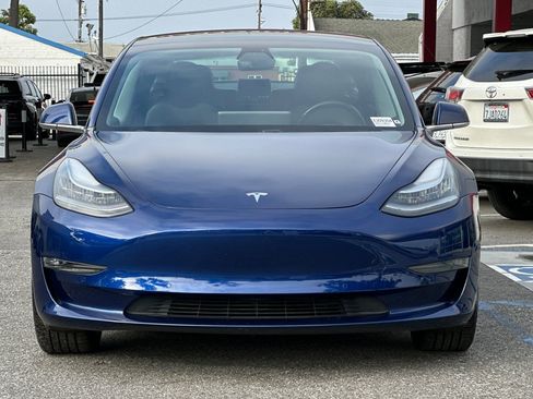 Used 2019 Tesla Model 3 Standard Range Plus image 9