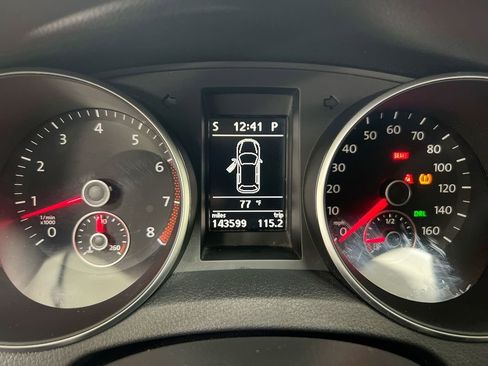Used 2011 Volkswagen Golf 4-Door FWD image 12