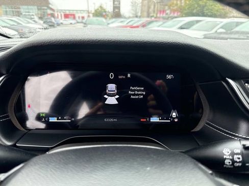 Used 2023 Jeep Grand Cherokee L Laredo image 34