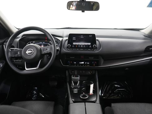 Used 2024 Nissan Rogue SV AWD/4WD image 16