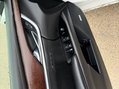 Used 2019 Cadillac XTS Luxury image 9