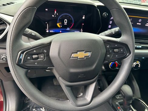 Used 2025 Chevrolet TrailBlazer LT FWD image 27