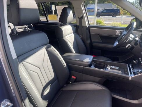 Used 2025 Hyundai Santa Fe XRT image 12