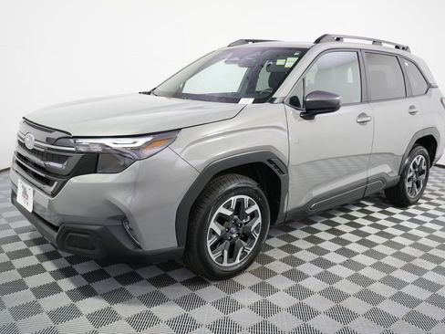 Used 2026 Subaru Forester Premium AWD/4WD image 2