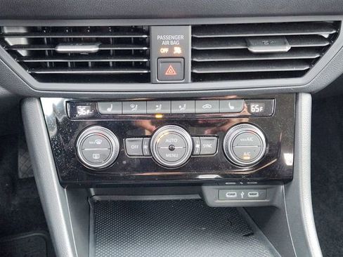 New 2024 Volkswagen Jetta SE image 14