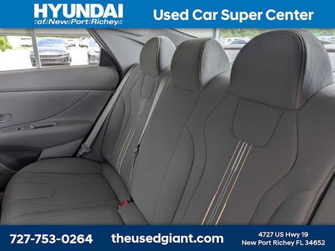 Used 2025 Hyundai Elantra Sport FWD image 13