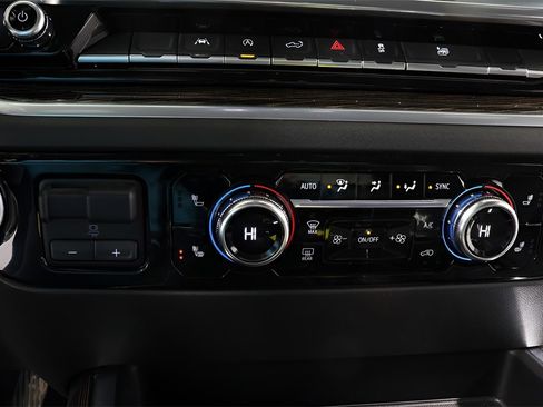 Used 2022 GMC Sierra 1500 Elevation image 9