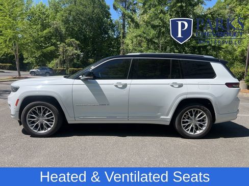 Used 2023 Jeep Grand Cherokee L Summit w/ Advanced Protech Group IV AWD/4WD image 3