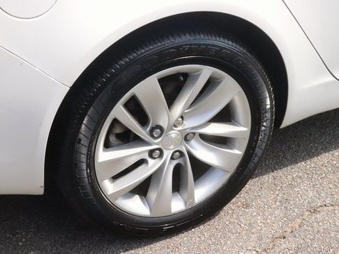 Used 2016 Buick Regal image 7