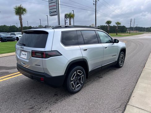 New 2026 Jeep Cherokee Laredo AWD/4WD image 7