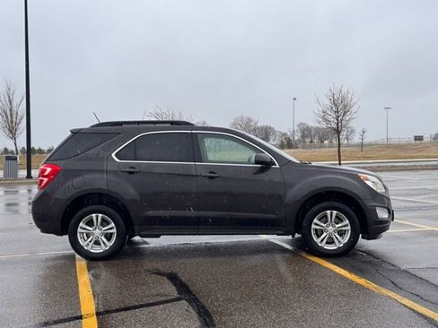 Used 2016 Chevrolet Equinox LT w/ Convenience Package image 2